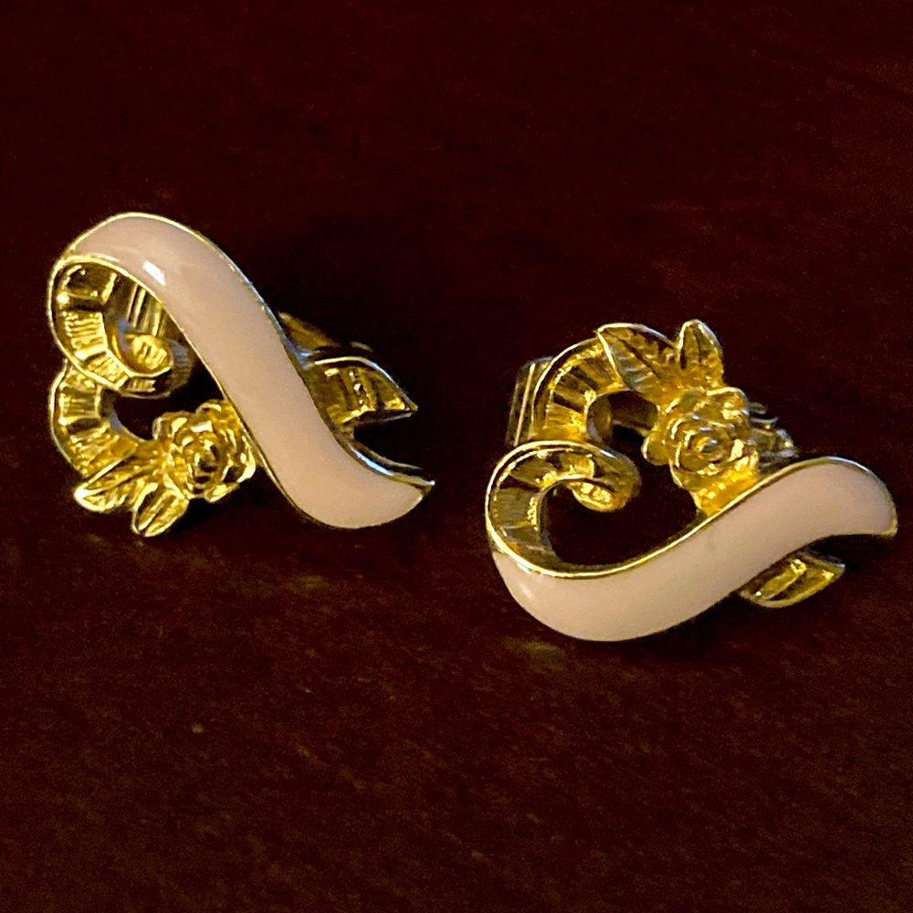 Avon Clip Pink Ribbon Earrings